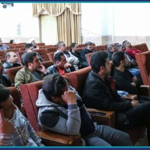 برگزاری کارگاه آموزشی آشنایی با ضوابط به روز ساخت خانه با مصالح بنایی برای متقاضیان نهضت ملی گروه ساخت انفرادی در شهرستان ابرکوه