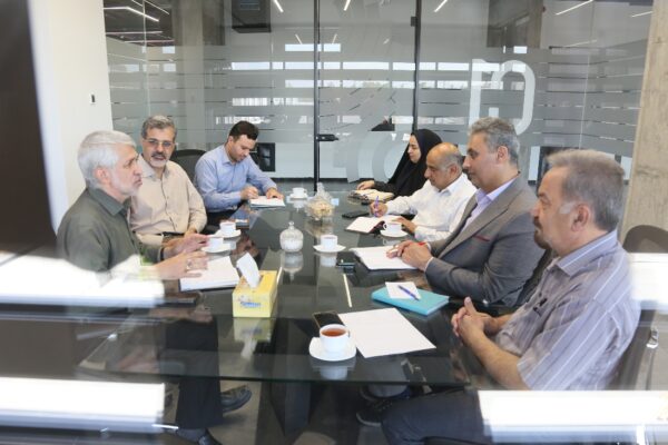بررسی تنظیم تفاهم‌نامه جدید و برگزاری همایش مهندسان خیّر در نشست مشترک کمیته ایثارگری و خادم‌یاران رضوی