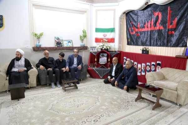 دیدار رئیس و مسئولان سازمان با خانواده شهید مهندس محمدمهدی رضایی
